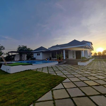 V R Farms Exotic Villa Venkatapur Экстерьер фото